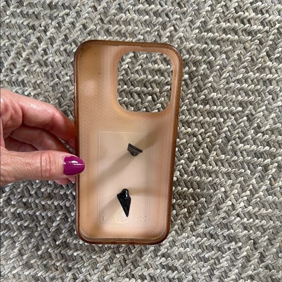 Loopy Case Gold Leopard | Metallic Edition iPhone 14 Pro Case - Picture 2 of 4